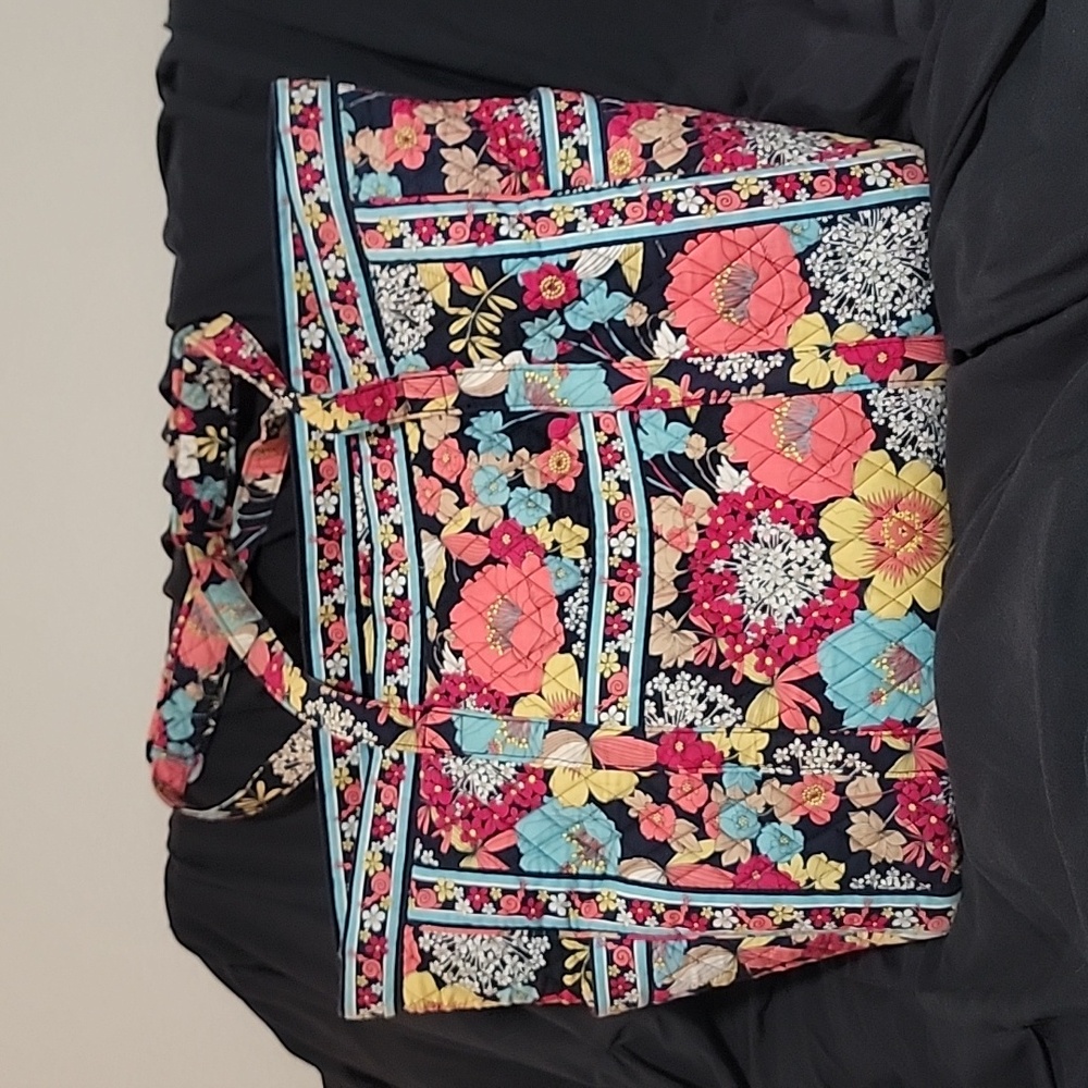 Vera Bradley Extra Large Floral Snail Travel Totebag